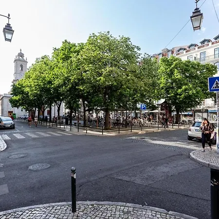 Guestready - Vibrant 3-bed W/ Balcony * Lisboa