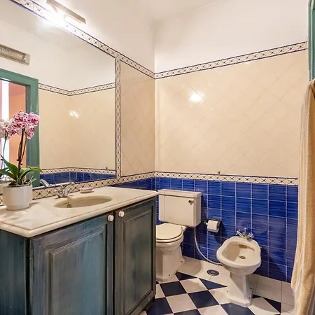 Guestready - Vibrant 3-bed W/ Balcony * Лісабон
